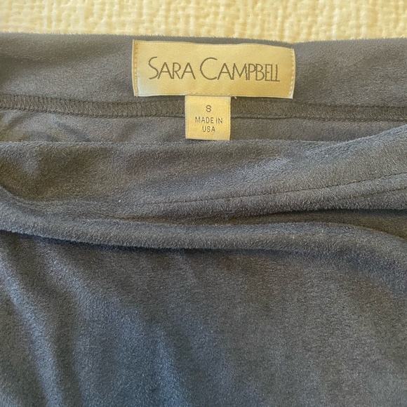 Sara Campbell off the shoulder navy ultra suede top - size small - Picture 2 of 2